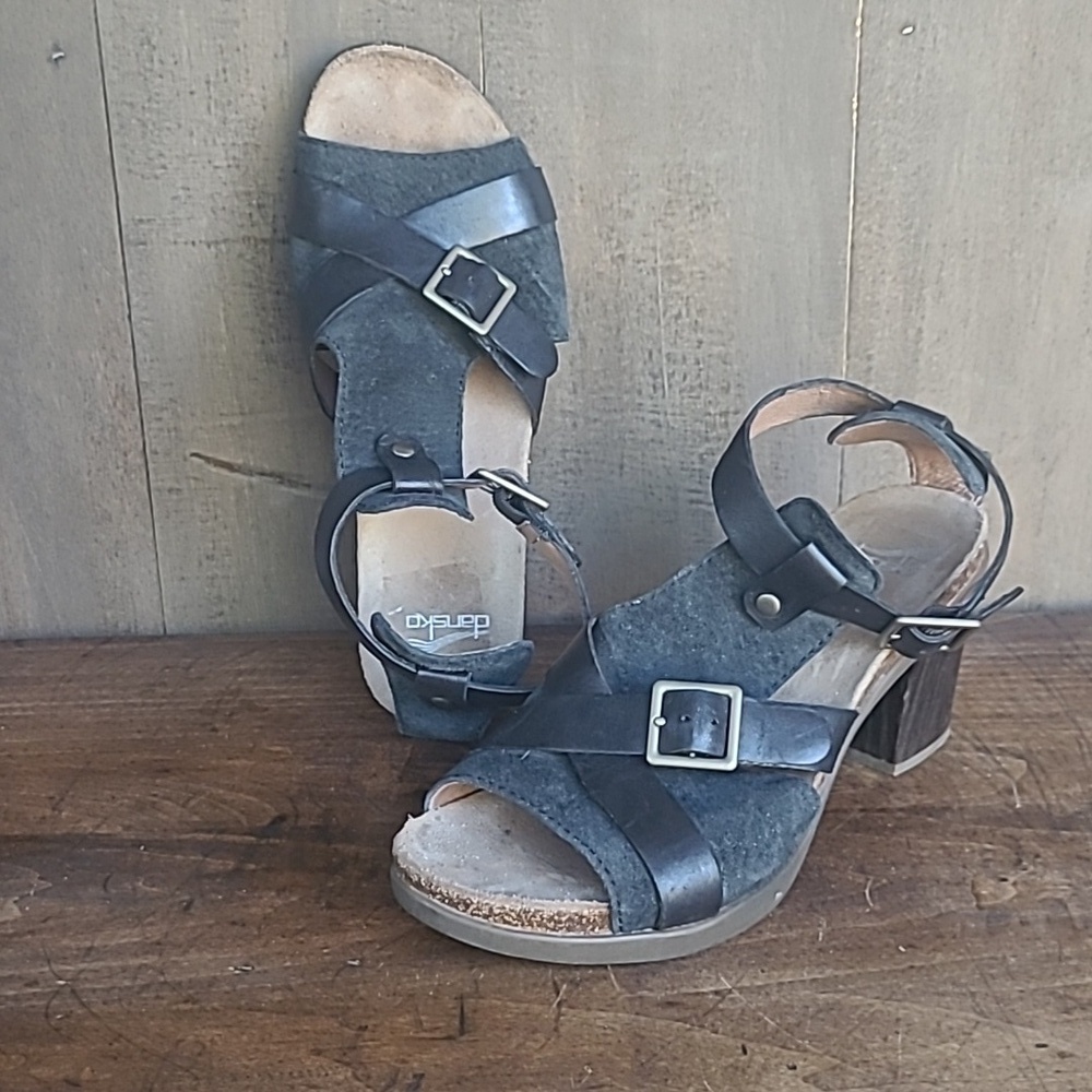 Dansko Sandals Women's sz 38/7.5US Dominique Black Suede Chunky Heel Sandals